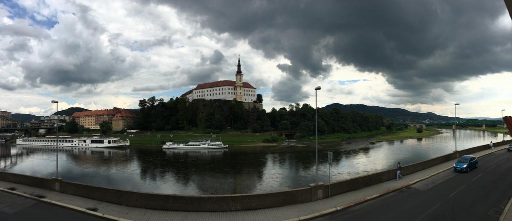 City Apartment Decin Bagian luar foto