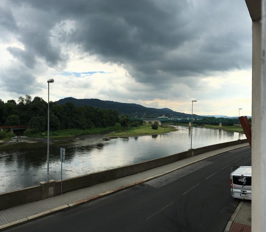 City Apartment Decin Bagian luar foto